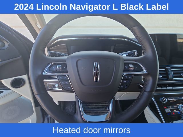 2024 Lincoln Navigator Black Label photo 24