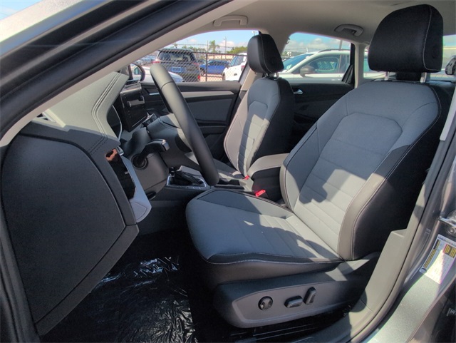 2025 Volkswagen Jetta 1.5T SE photo 4
