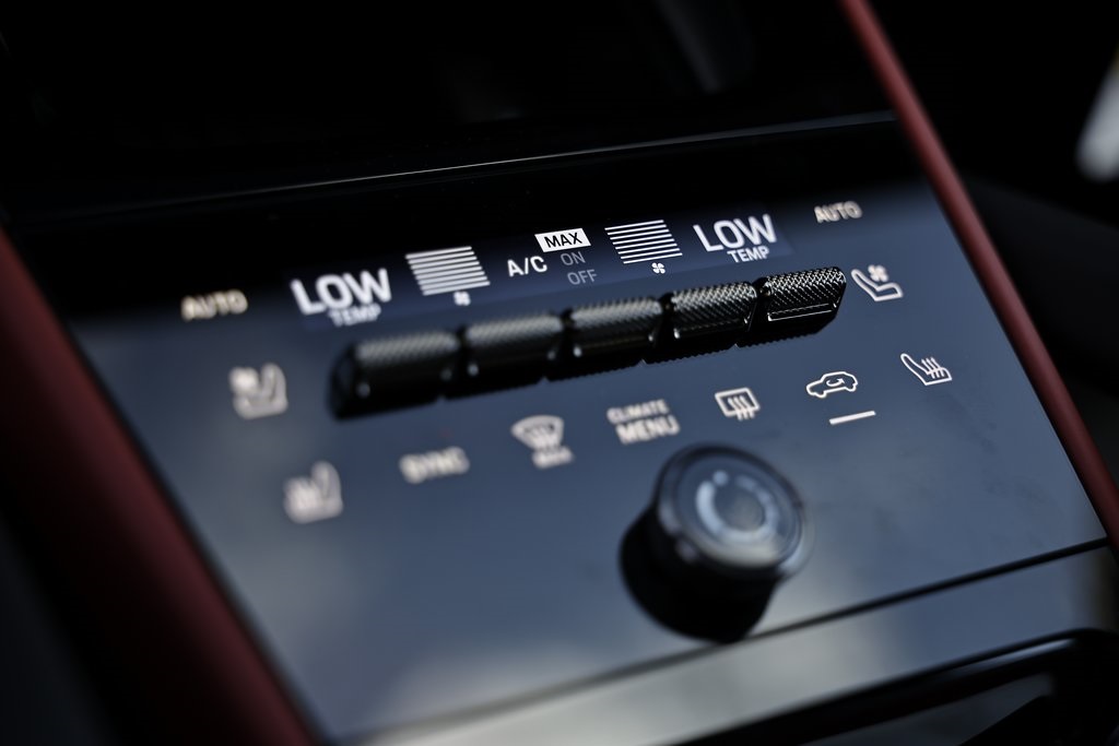2025 Porsche Cayenne Turbo E-Hybrid photo 41