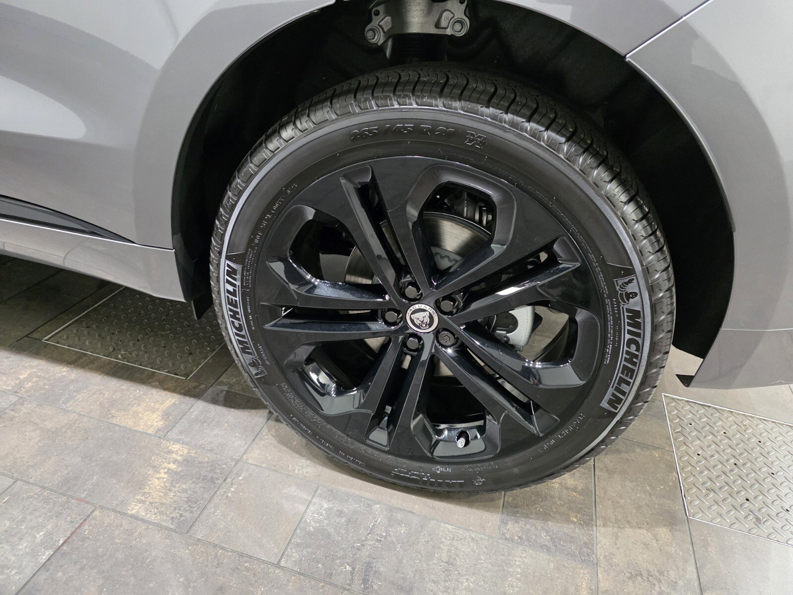 2026 Jaguar F-PACE R-Dynamic S P250 photo 13