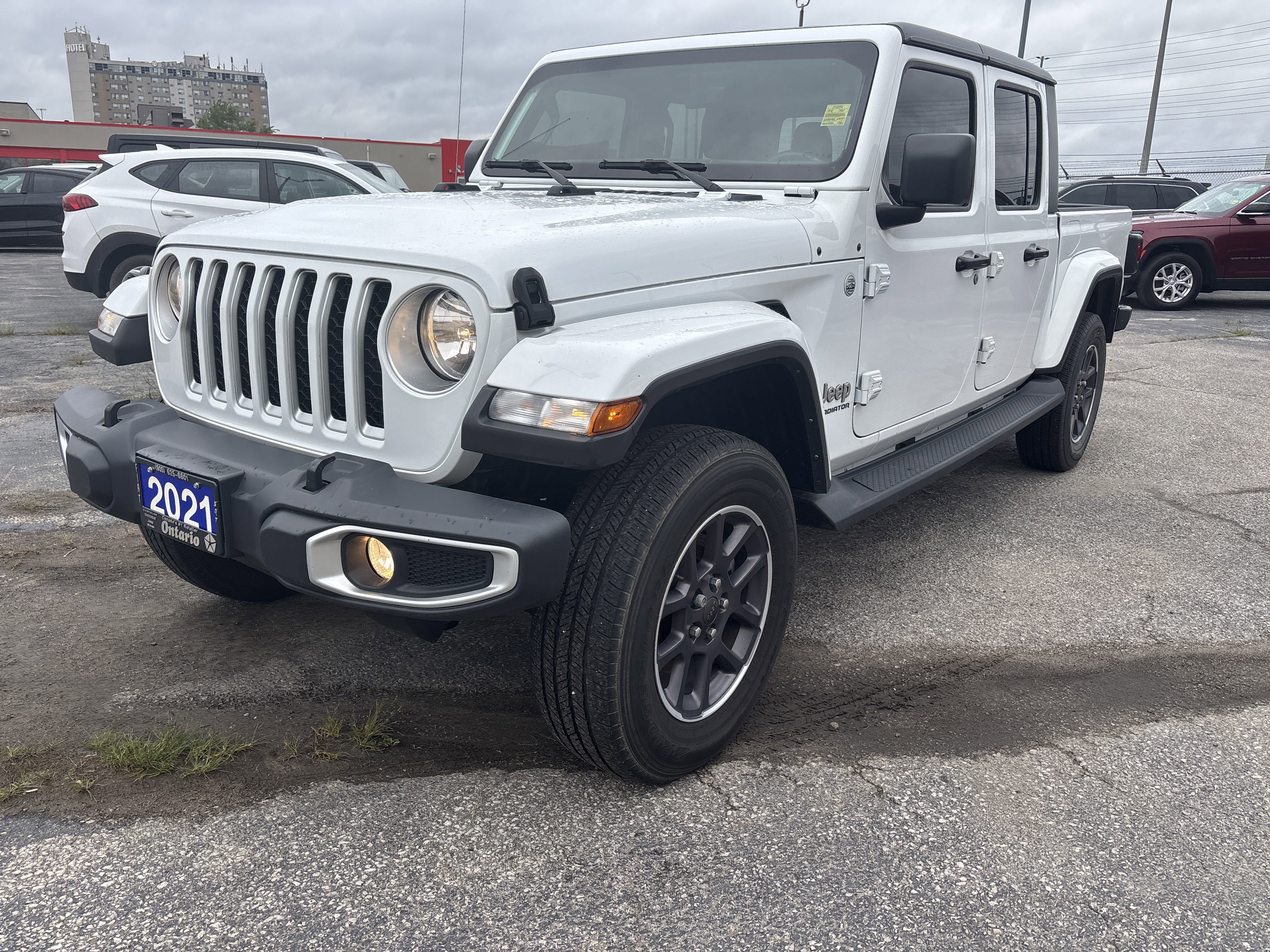 Used 2021 White Jeep Overland image 1