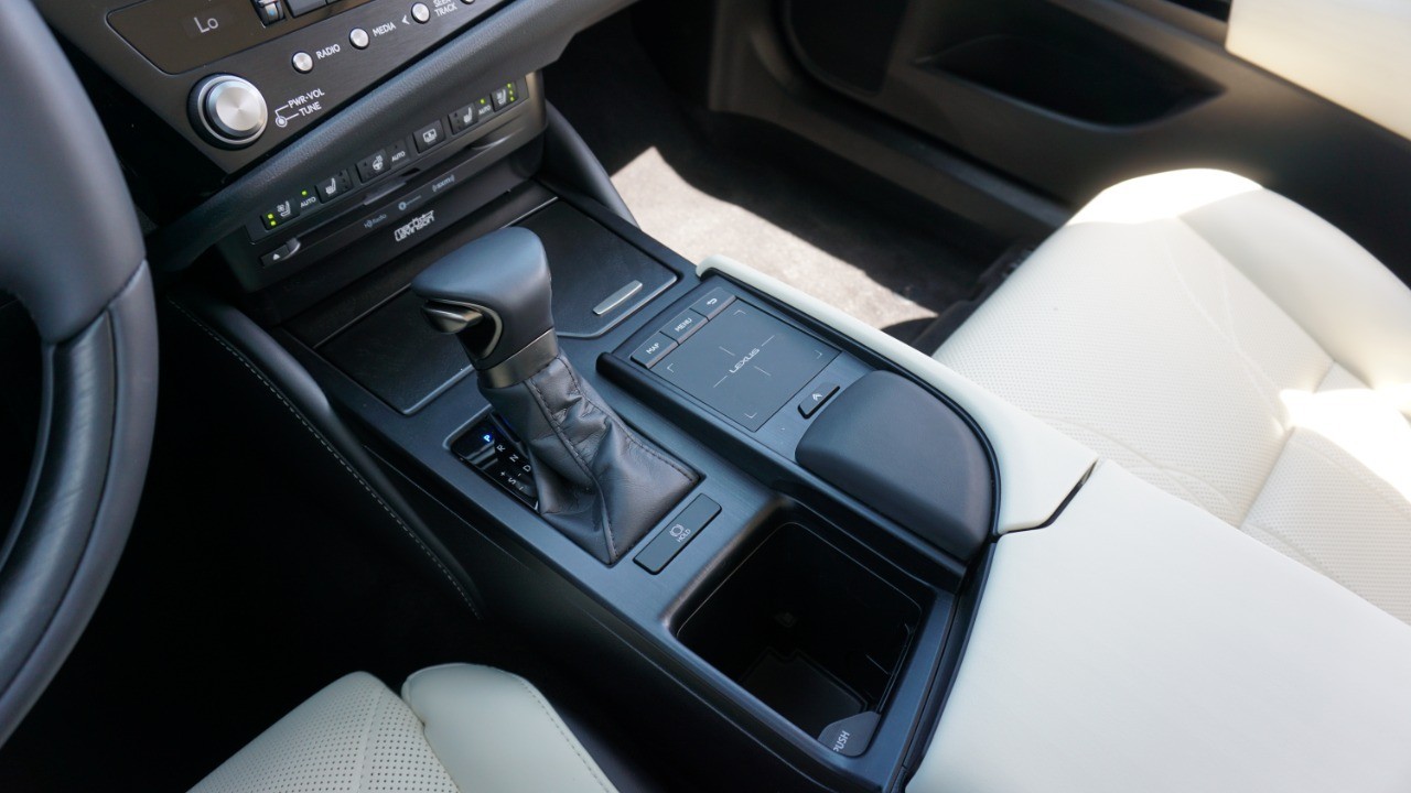 2022 Lexus ES 350 Ultra Luxury photo 19