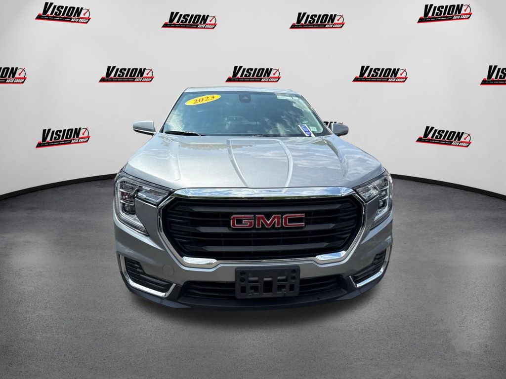 2023 Gmc Terrain SLE photo 2
