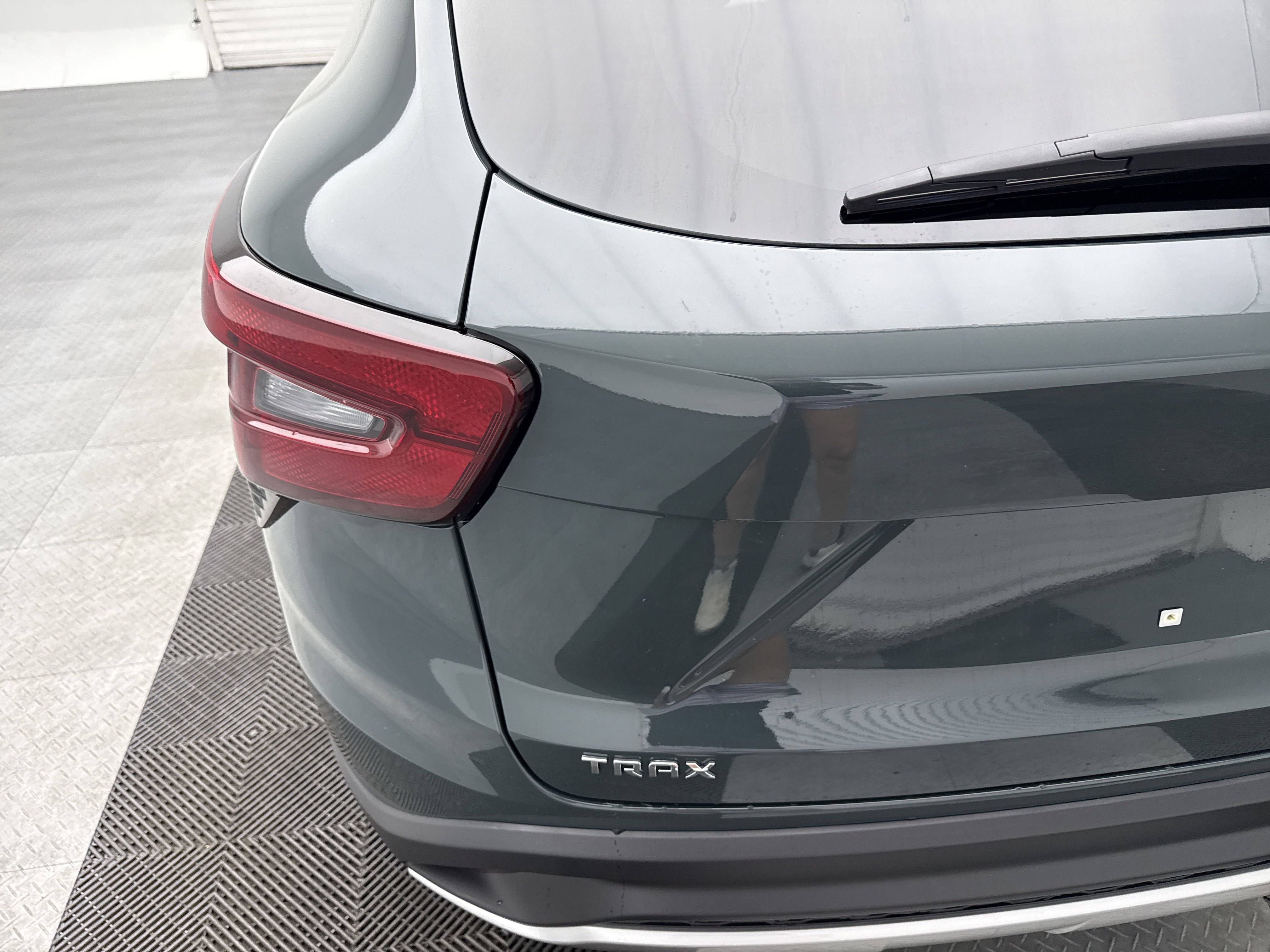 2025 Chevrolet Trax LT photo 7
