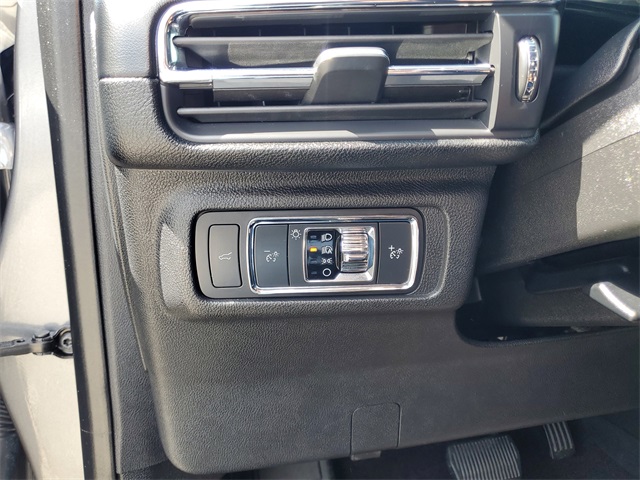2021 Lincoln Corsair Standard photo 13
