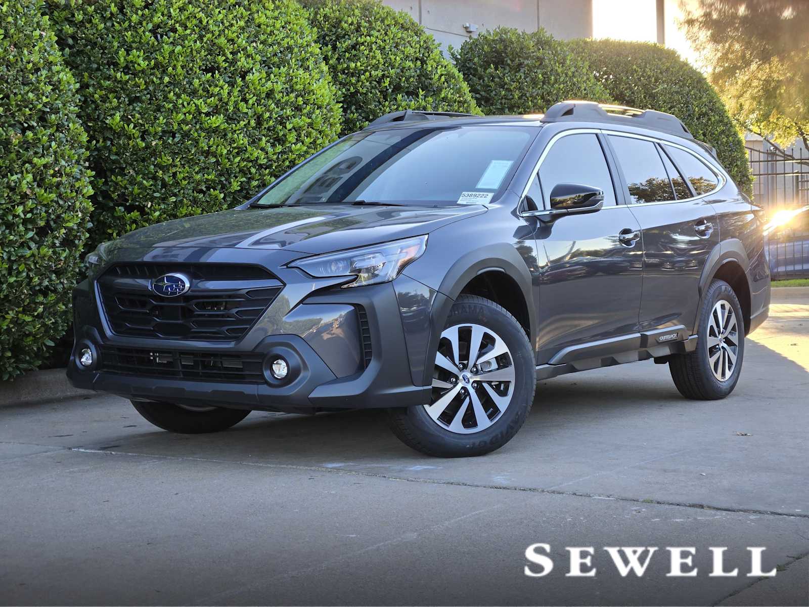 2025 Subaru Outback Premium's photo