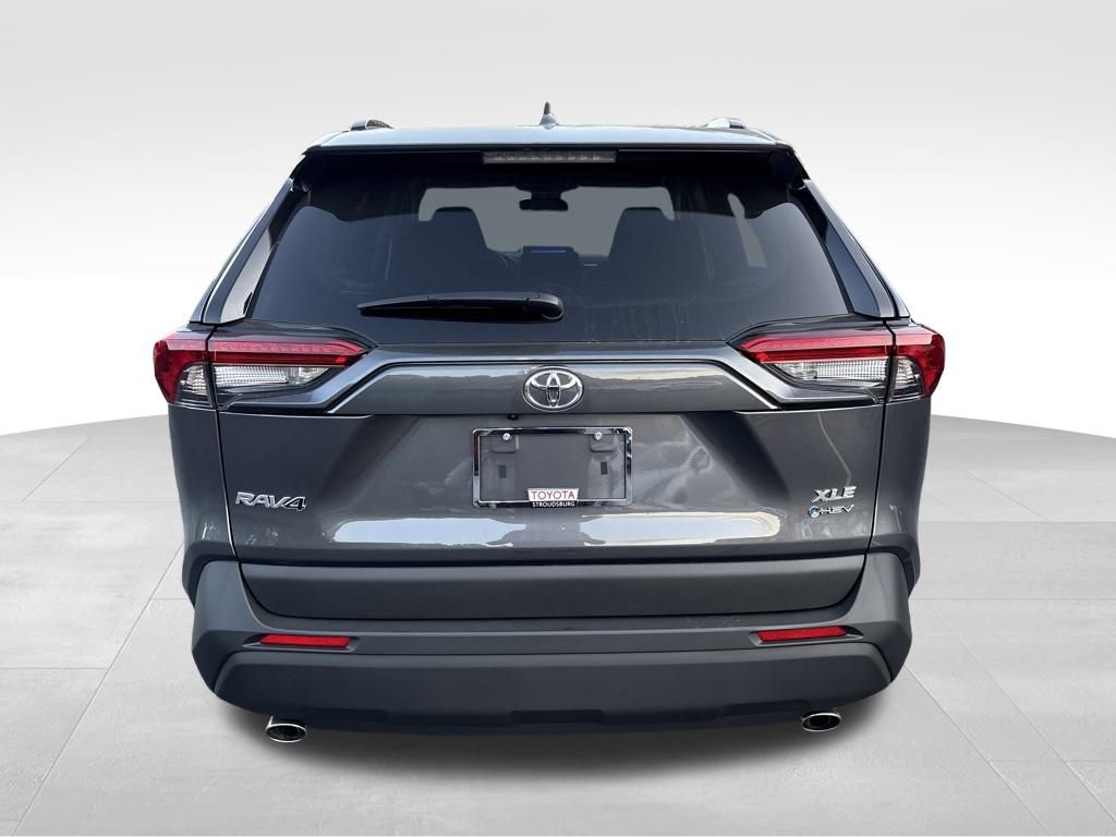 2025 Toyota RAV4 Hybrid XLE photo 4