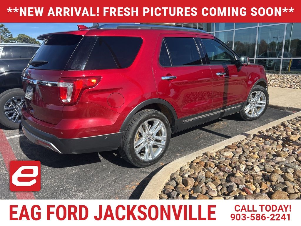 2017 Ford Explorer Limited's photo