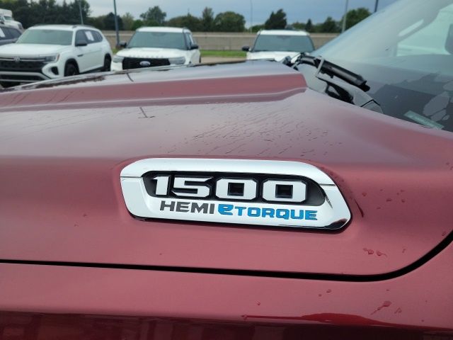 2024 Ram 1500 Laramie photo 2