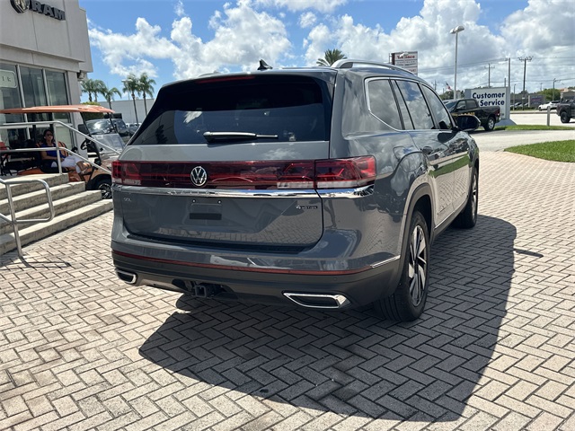 2025 Volkswagen Atlas SEL photo 4