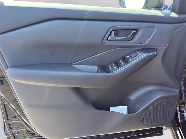2026 Nissan Rogue S photo 16