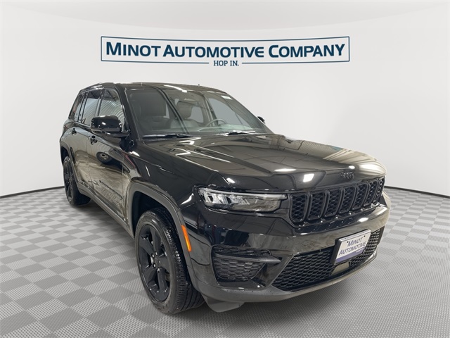 2025 Jeep Grand Cherokee Altitude's photo