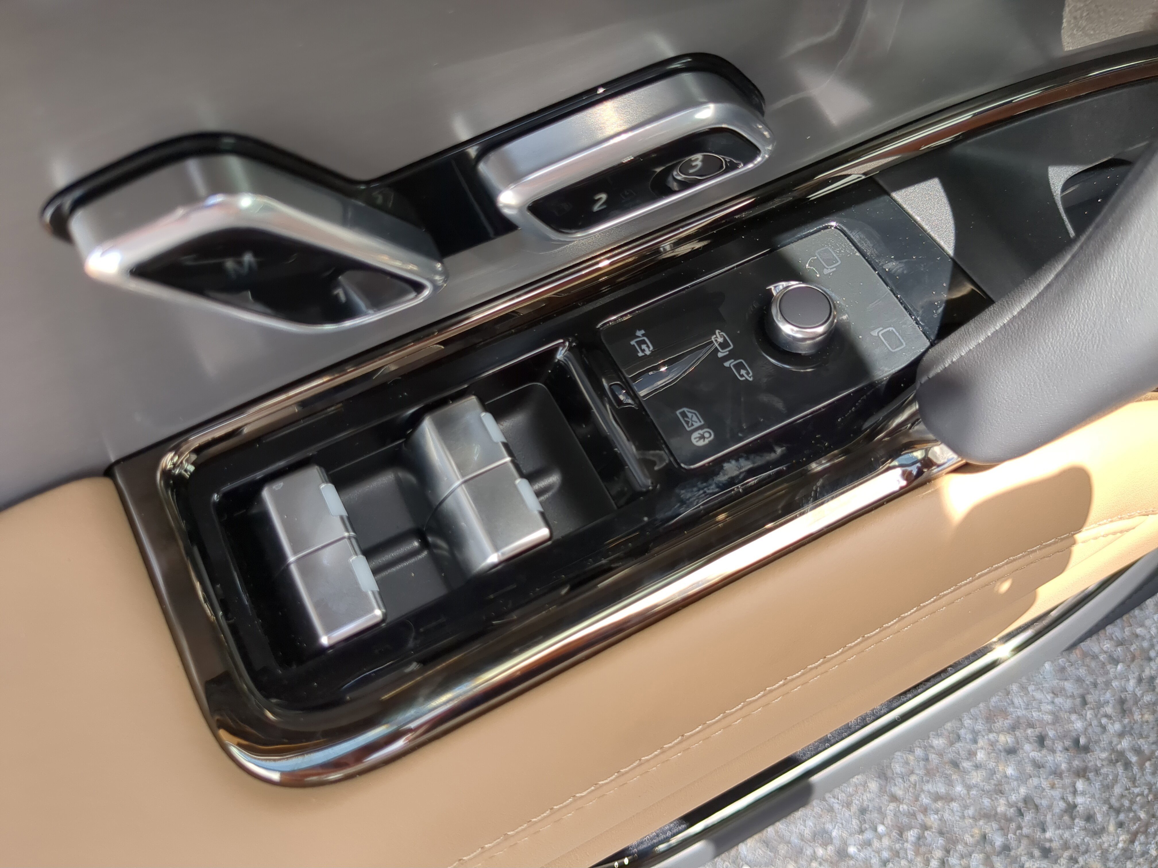 2025 Land Rover Range Rover Sport SE photo 12
