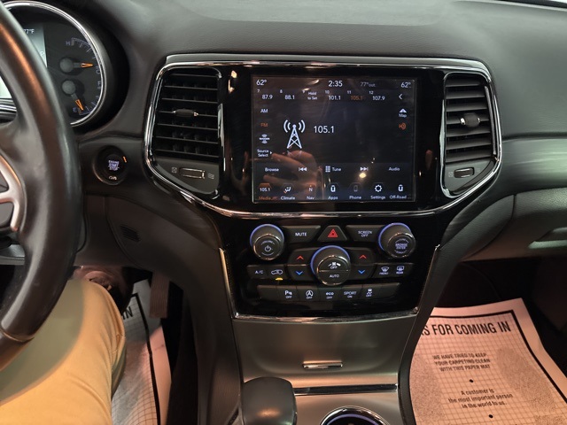 2020 Jeep Grand Cherokee Laredo E photo 11