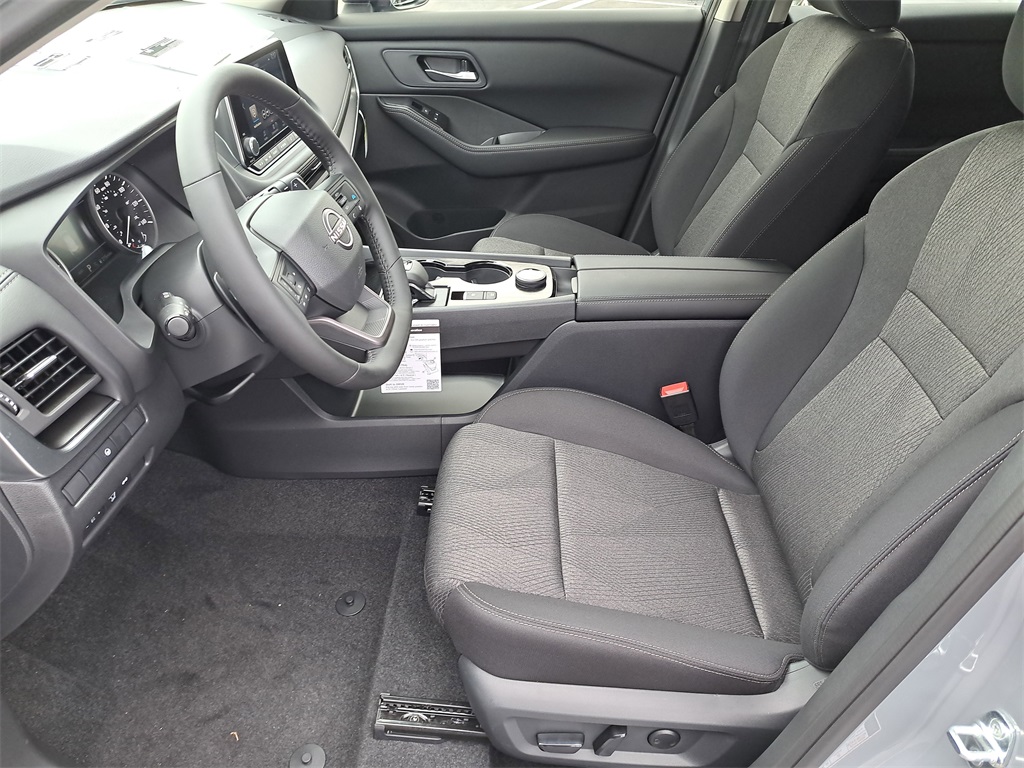 2026 Nissan Rogue SV photo 19