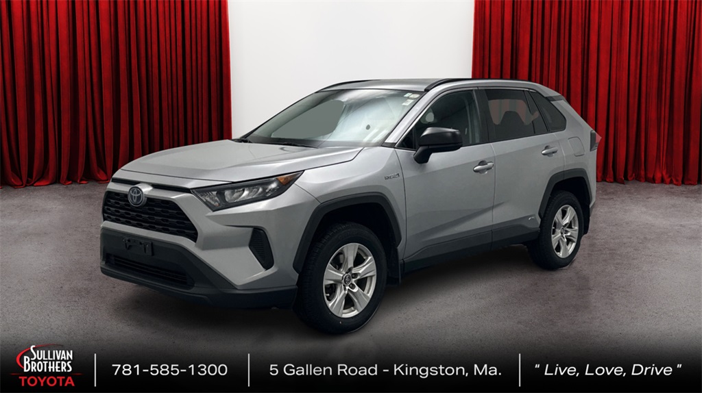 2020 Toyota RAV4 LE's photo