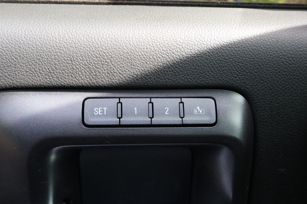 2018 Chevrolet Silverado 1500 LTZ photo 33