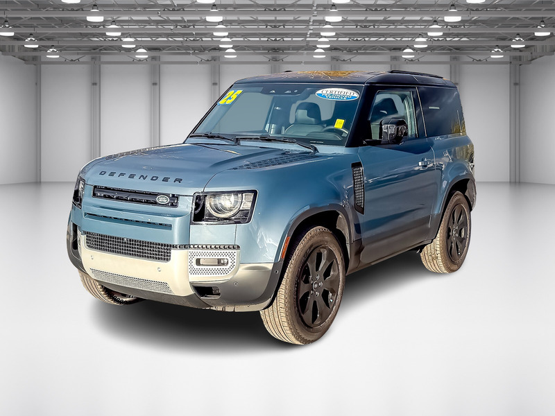 2025 Land Rover Defender S's photo