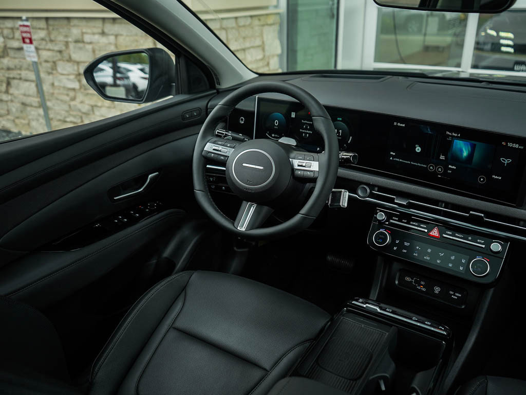2025 Hyundai Tucson Hybrid Limited photo 12