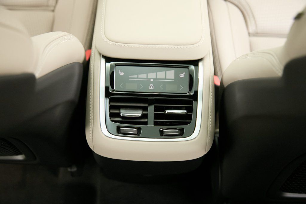 2026 VOLVO XC90 - Image 22