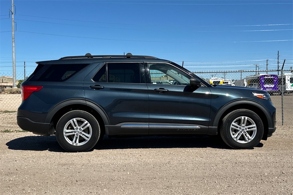 2022 Ford Explorer XLT photo 3