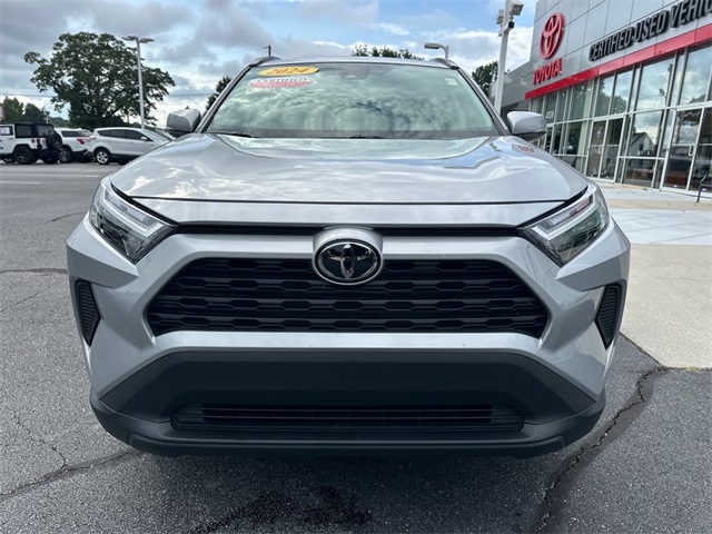 2024 Toyota RAV4 XLE photo 7