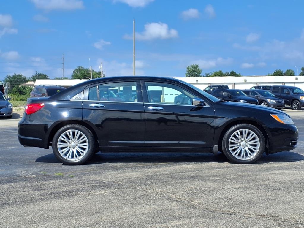 Used 2013 Chrysler 200 Limited with VIN 1C3CCBCG1DN550233 for sale in Miamisburg, OH