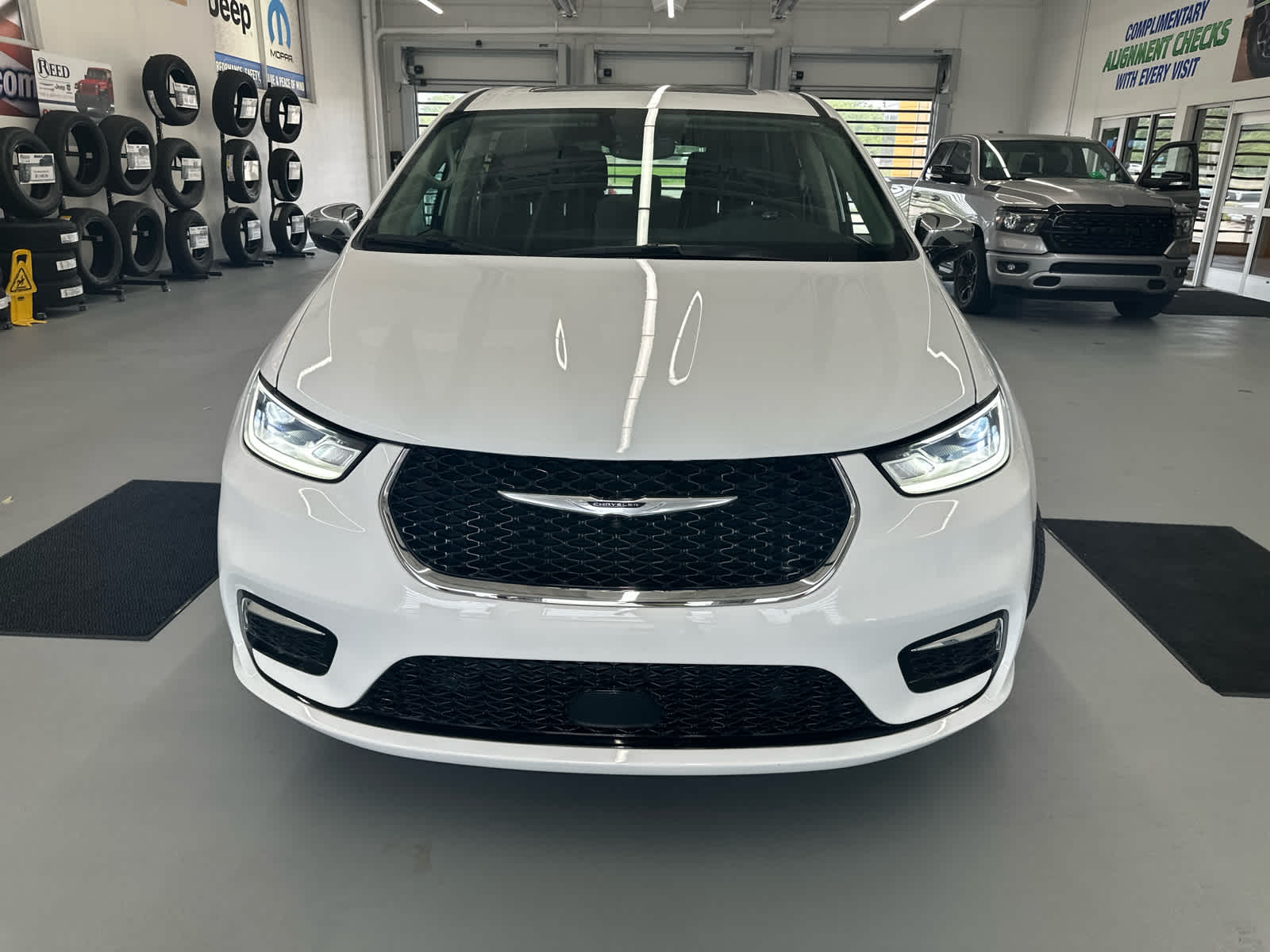 Used 2023 Chrysler Pacifica Hybrid Limited with VIN 2C4RC1S7XPR575866 for sale in Kansas City