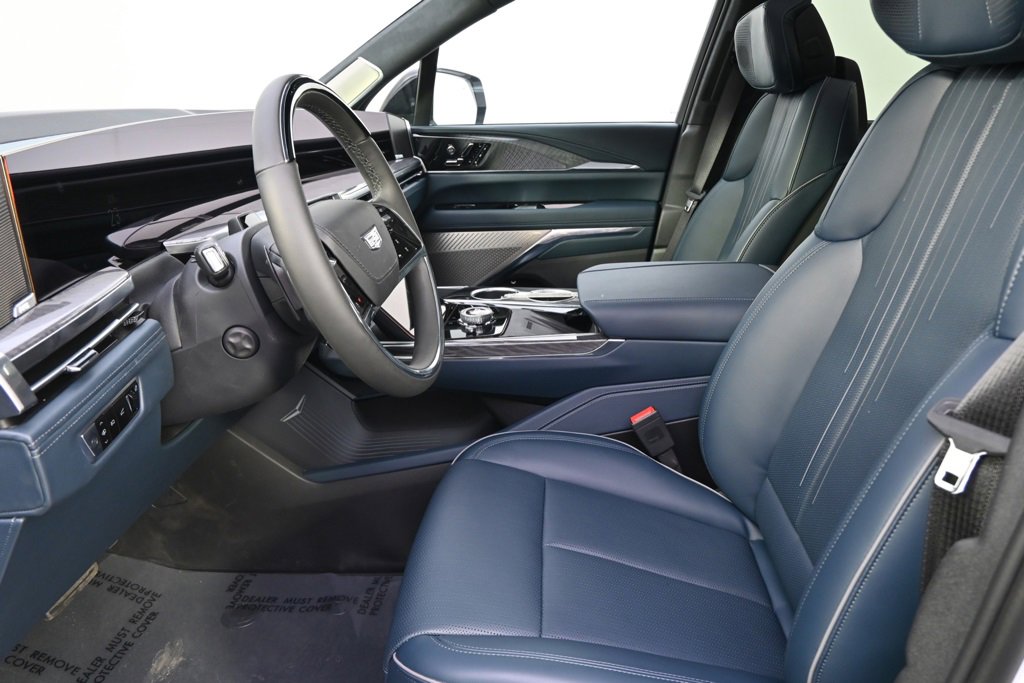 2025 Cadillac Escalade IQ Luxury photo 5