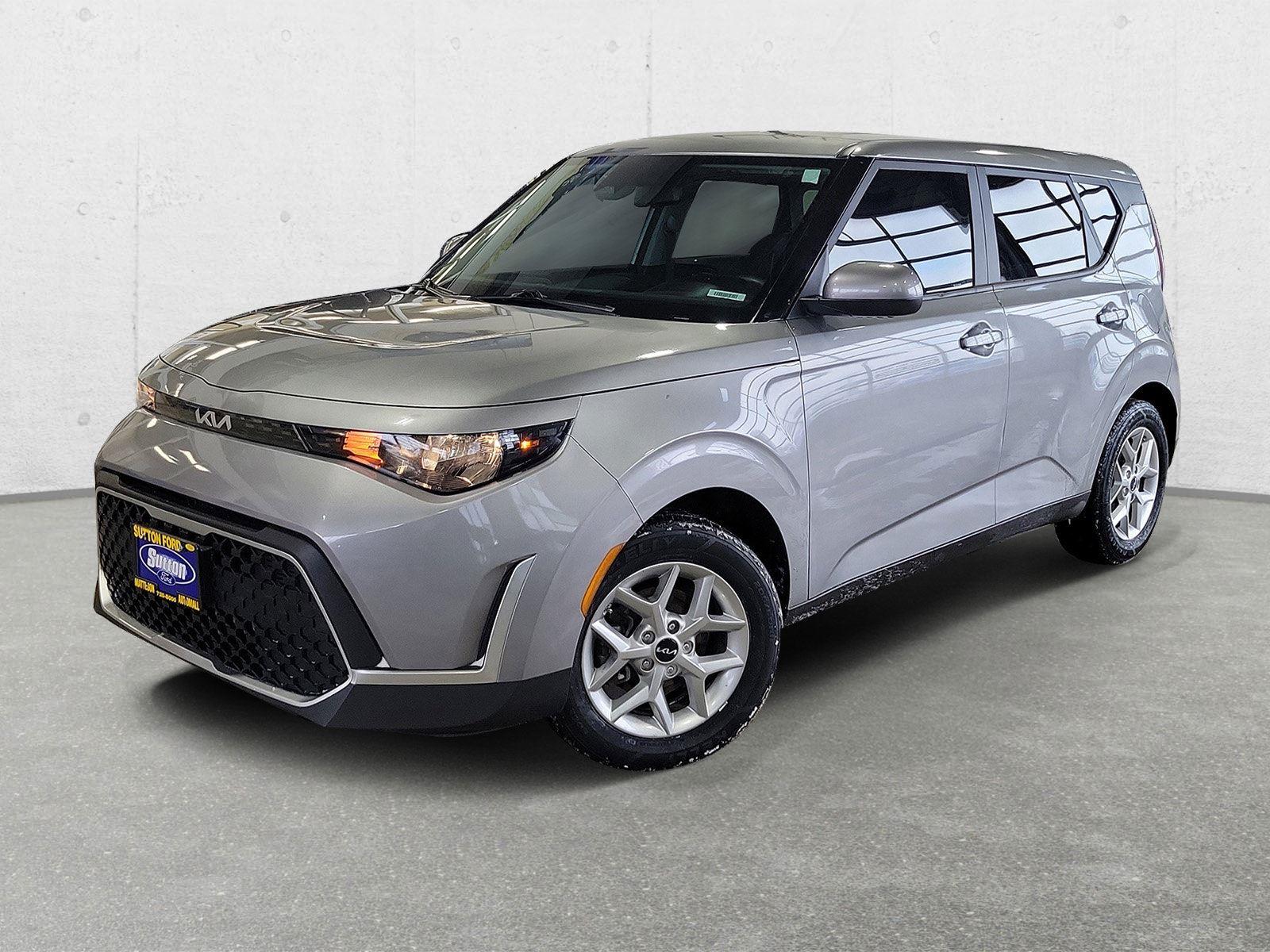 2024 Kia Soul LX's photo