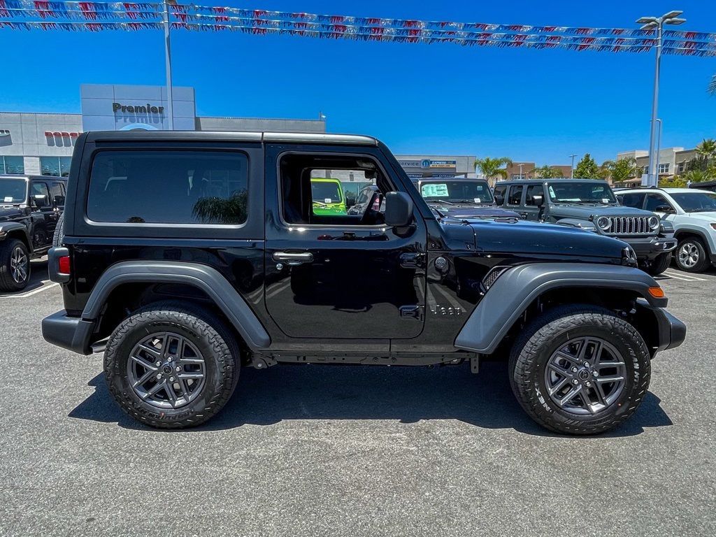 2025 Jeep Wrangler Sport S photo 4