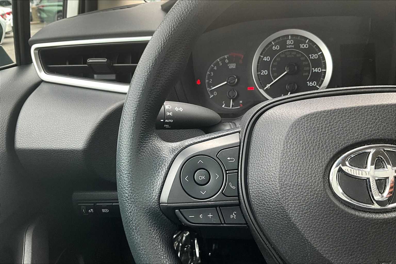 2022 Toyota Corolla LE photo 22