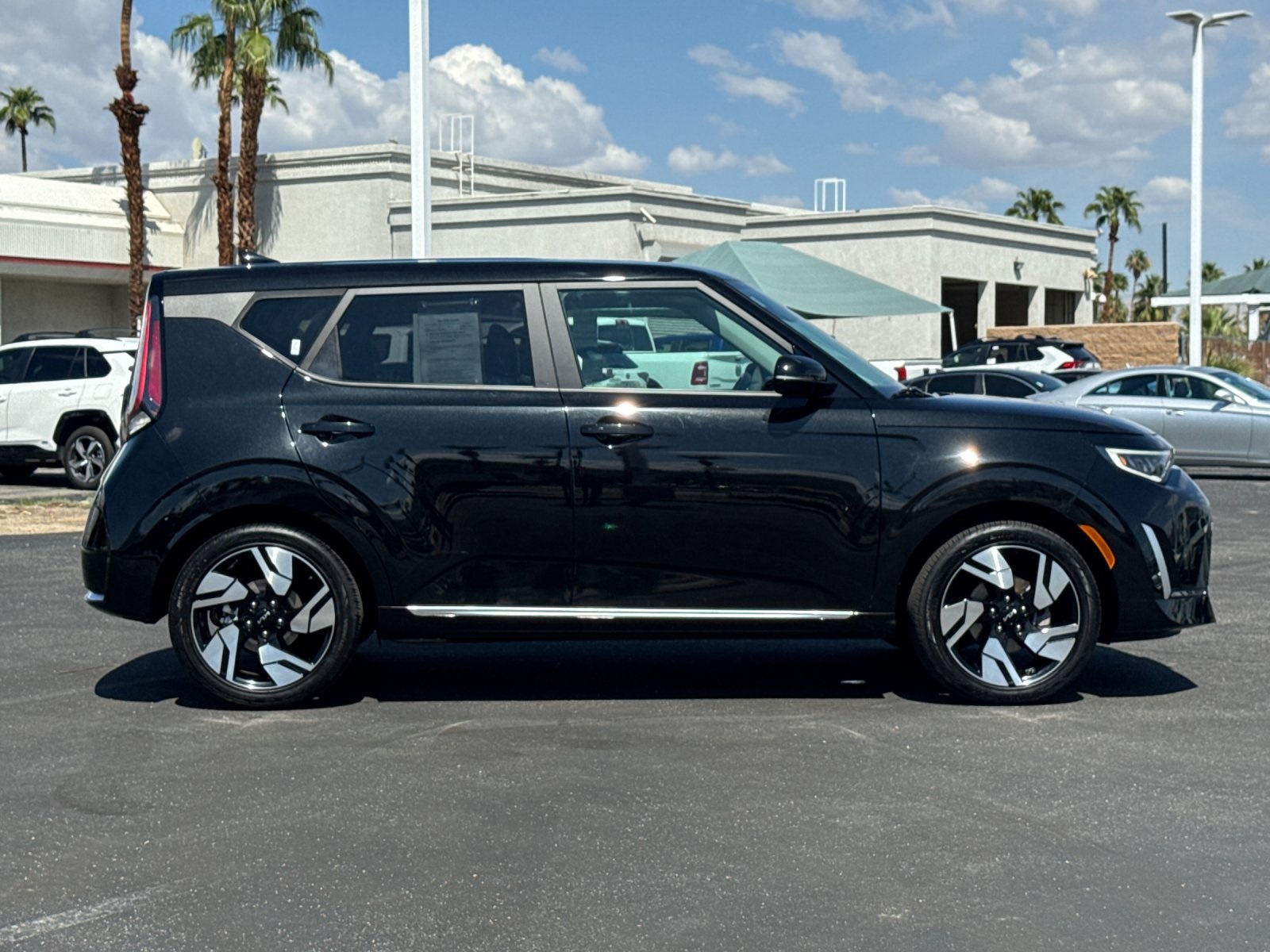 2023 Kia Soul GT-Line photo 2