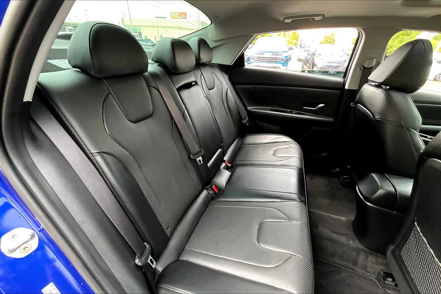 2022 Hyundai Elantra Hybrid Limited photo 18