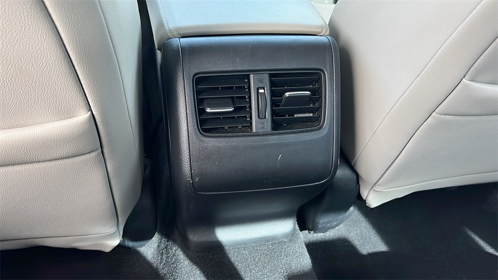 2018 Honda Accord Touring photo 6
