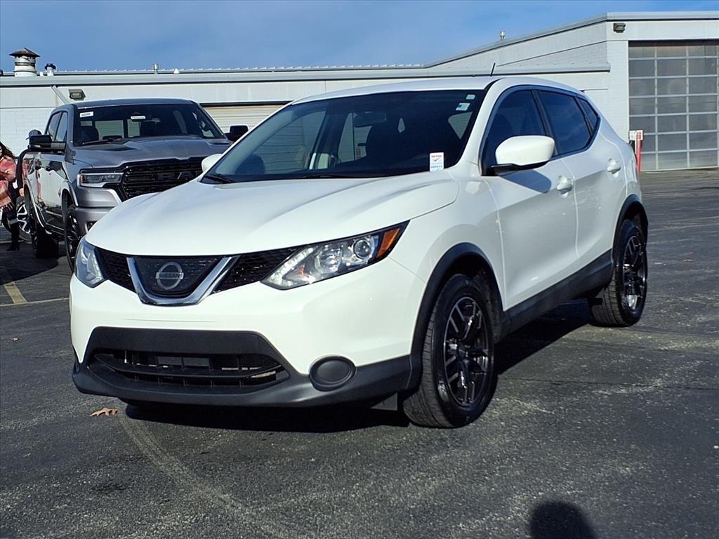 2019 Nissan Rogue Sport S's photo