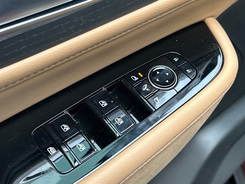 2025 Infiniti QX80 Sensory photo 20