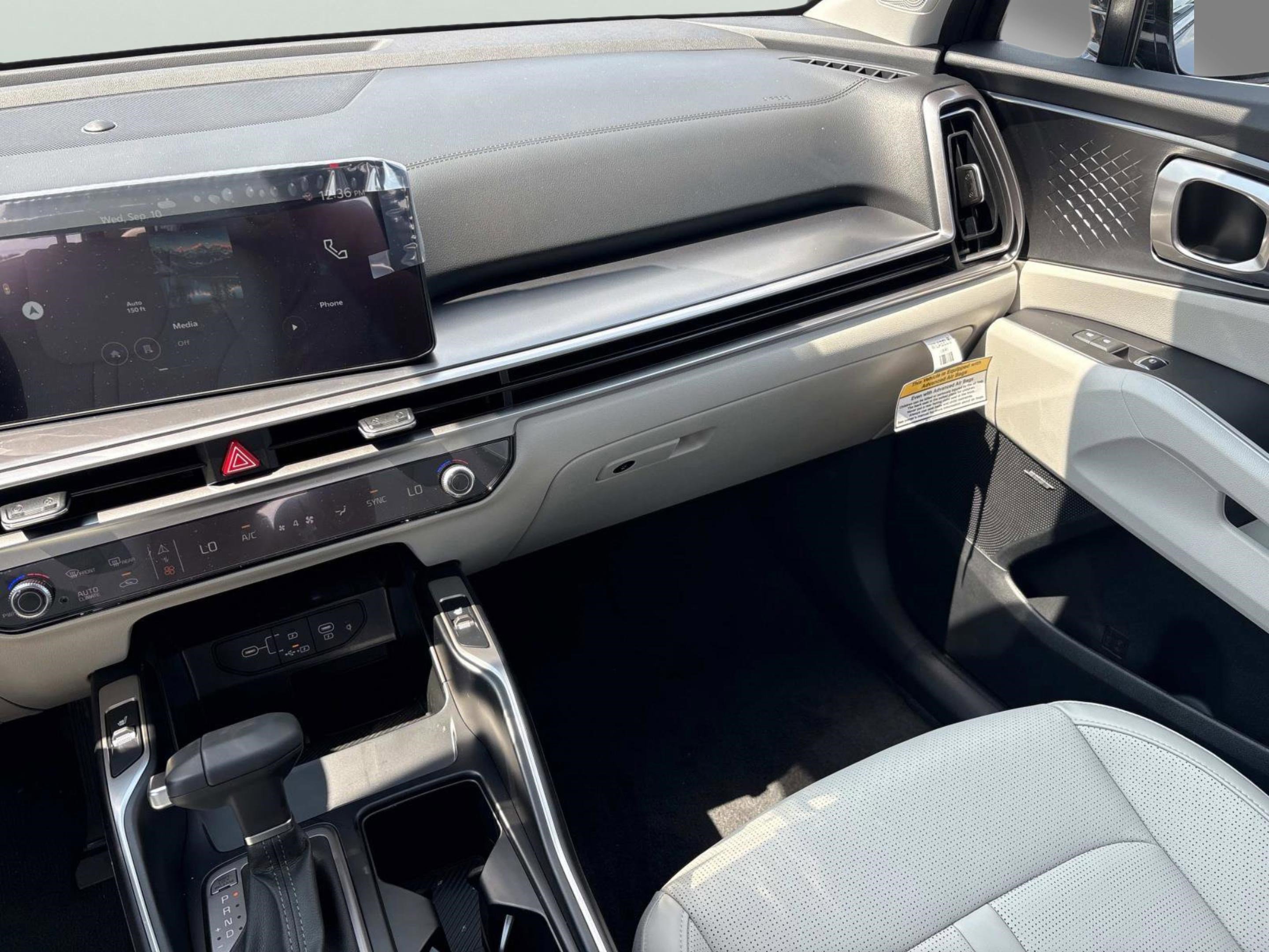 2026 Kia Sorento EX photo 12