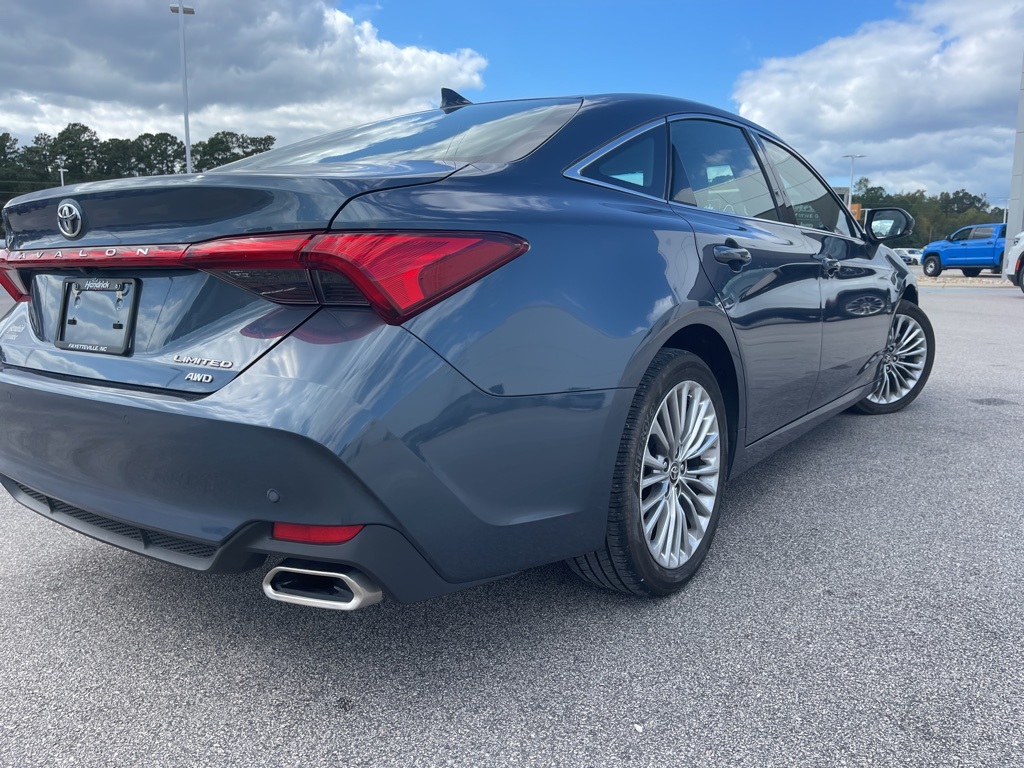 2021 Toyota Avalon Limited photo 3