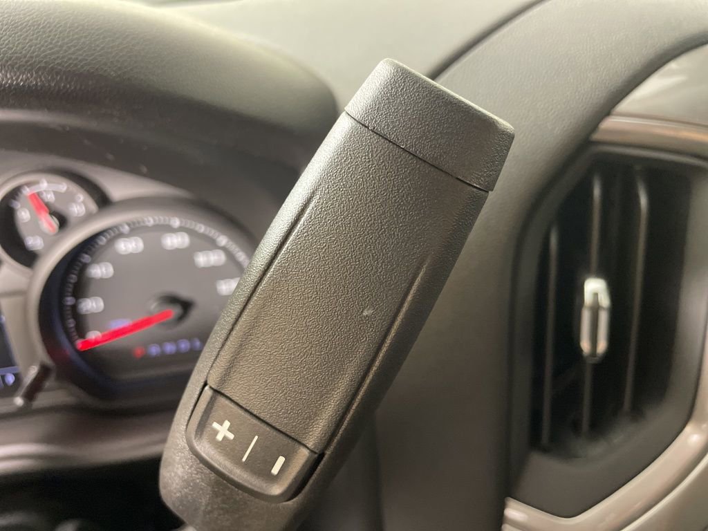 2025 Chevrolet Silverado 2500HD Custom photo 26