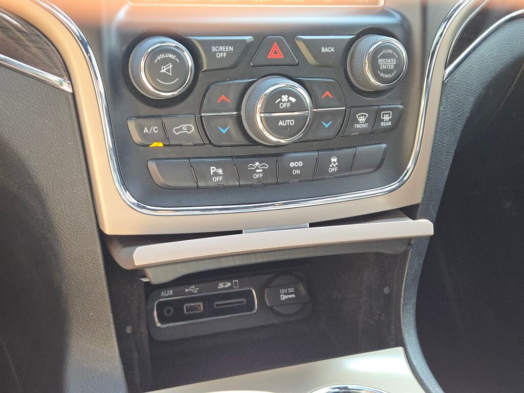 2015 Jeep Grand Cherokee Overland photo 29