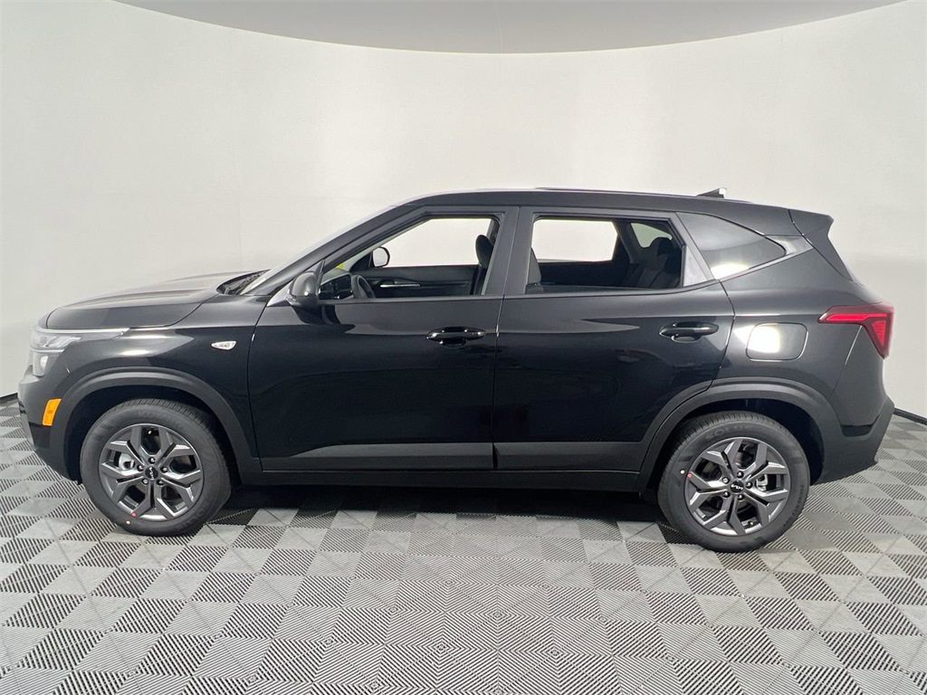 2026 Kia Seltos LX photo 6