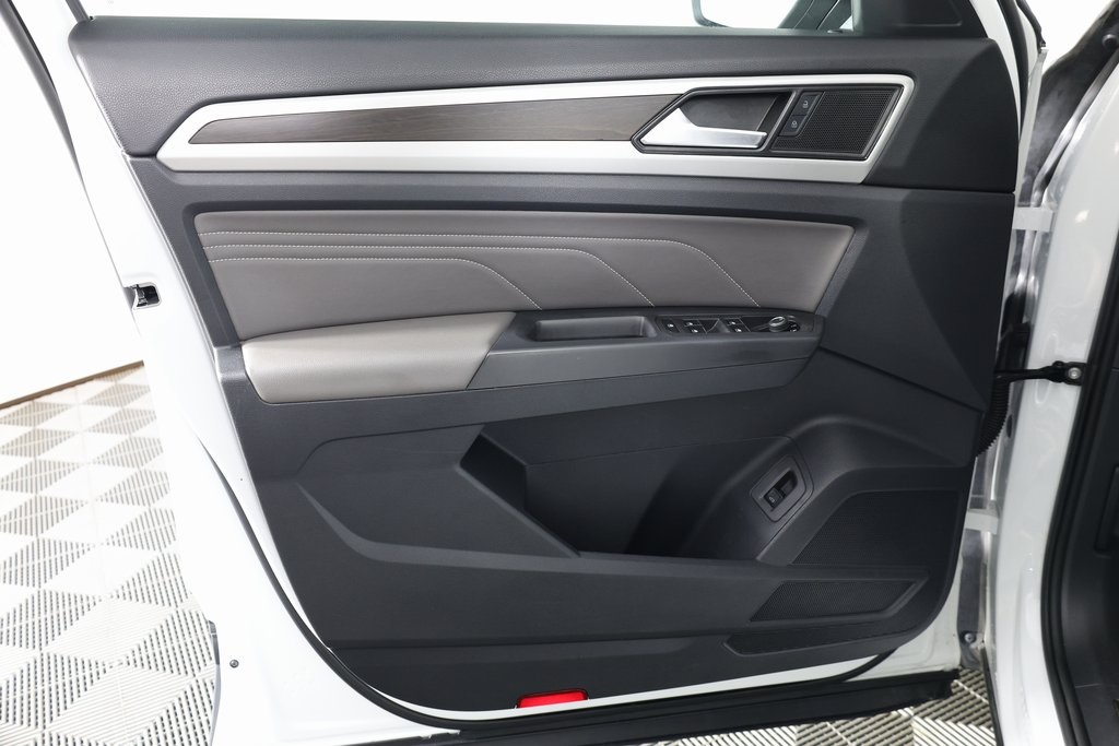 2023 Volkswagen Atlas V6 SE Technology photo 4