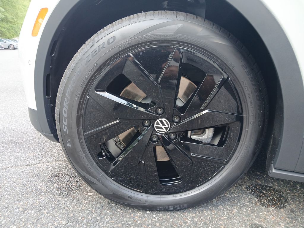 2025 Volkswagen ID.4 Pro S photo 25