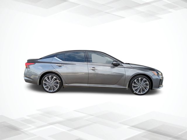 2025 Nissan Altima SL photo 2