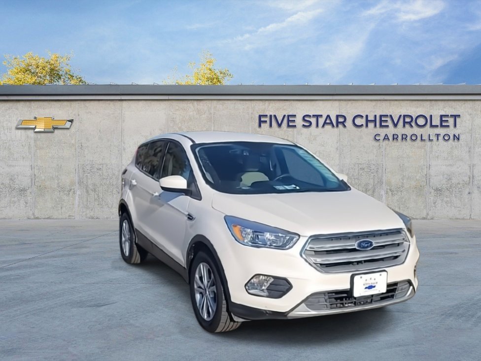 Used 2019 Ford Escape SE with VIN 1FMCU0GD7KUA40920 for sale in Carrollton, TX
