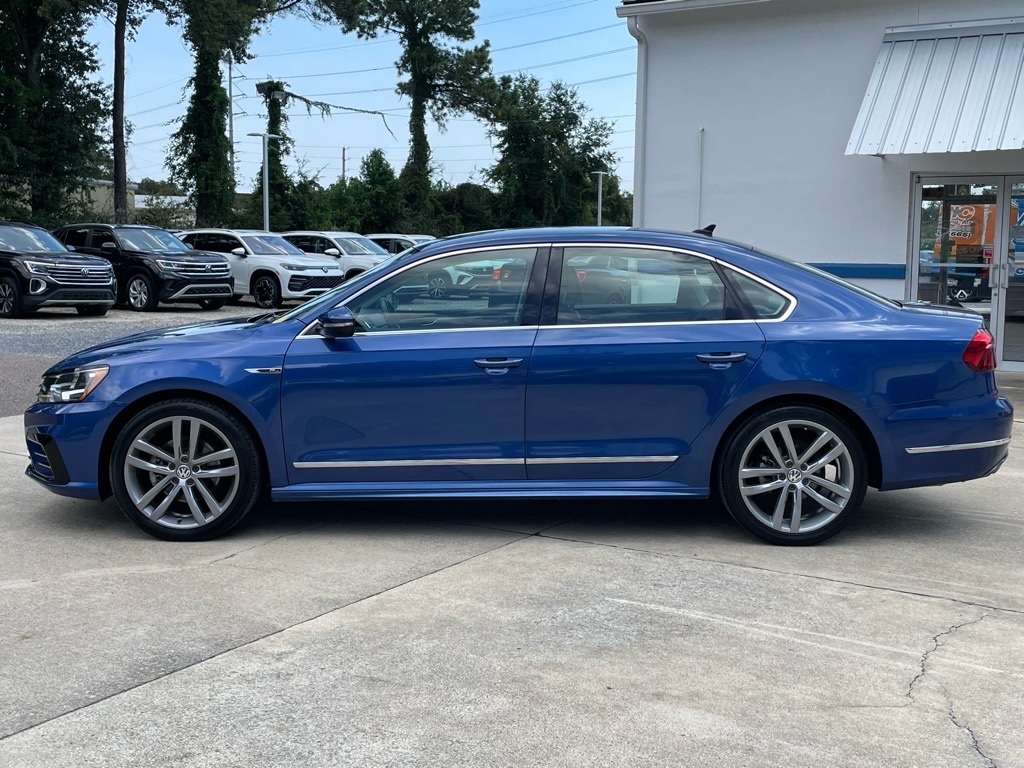 2017 Volkswagen Passat R-Line photo 25