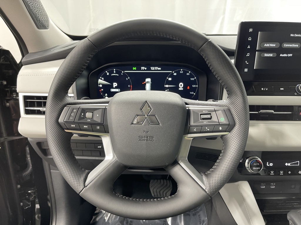 2025 Mitsubishi Outlander SE photo 5