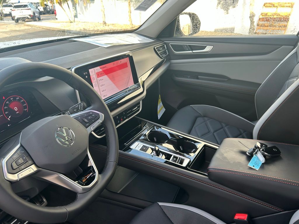 2025 Volkswagen Atlas Peak Edition SE photo 9