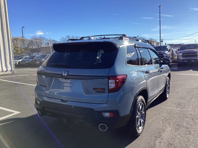 2022 Honda Passport TrailSport photo 2